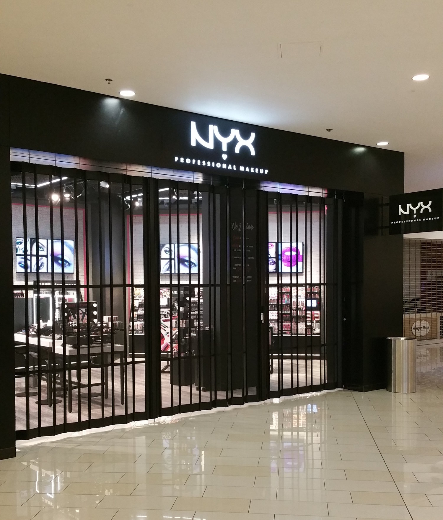 nyx makeup store_best side perf